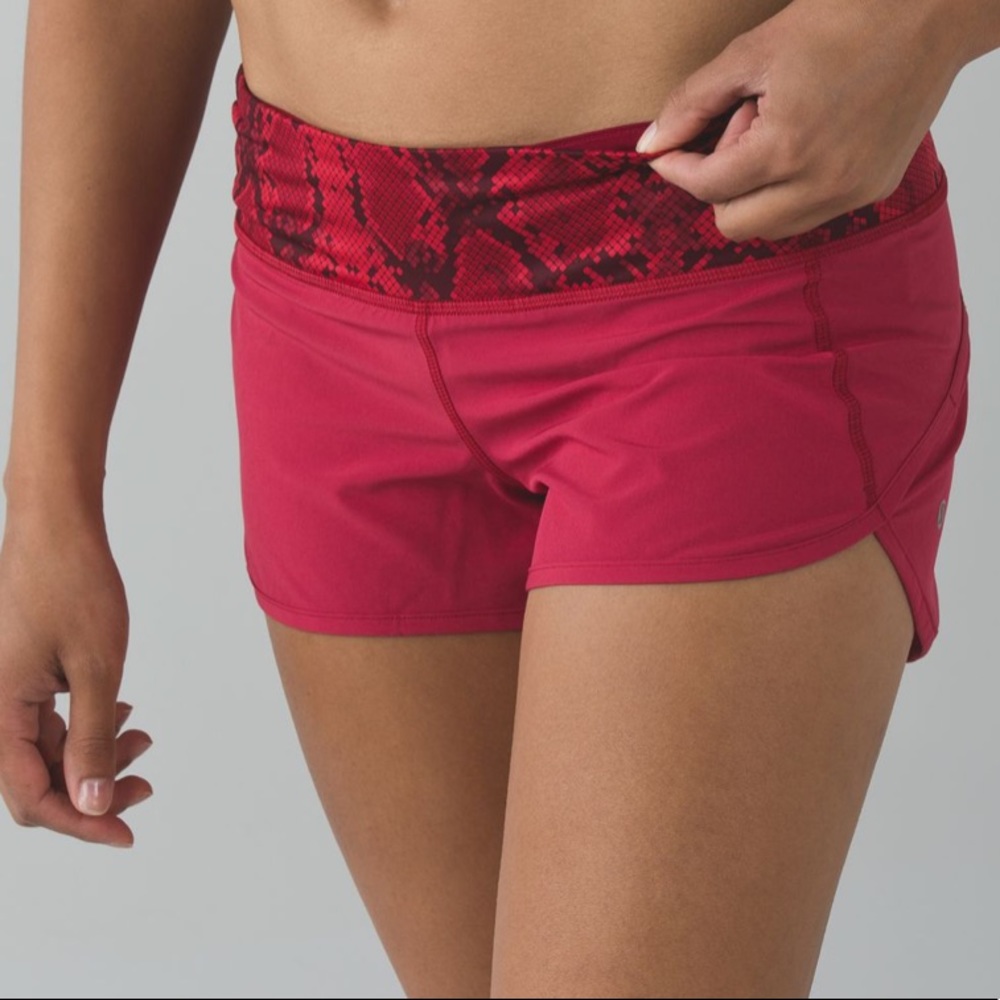 red lululemon snakeskin speed shorts size 4